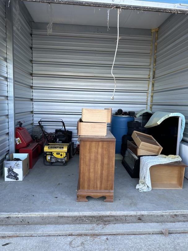 Storage Unit Auction in Washington , IL at Gateway Storage Washington